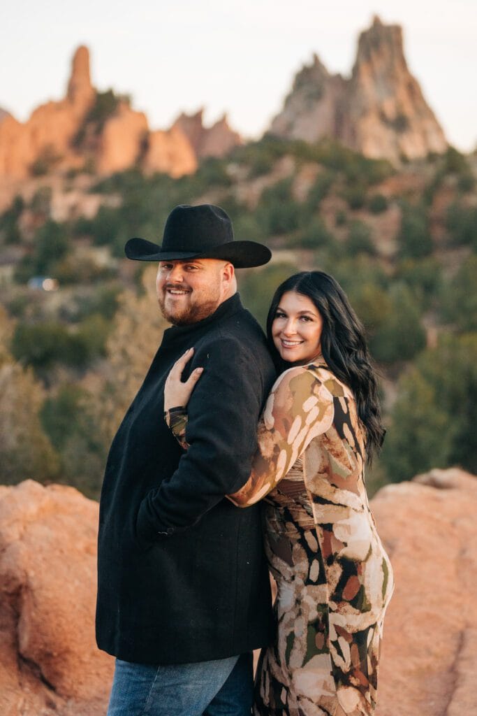 closeup of boyfriend and girlfriend hugging during their garden of the gods photoshoot